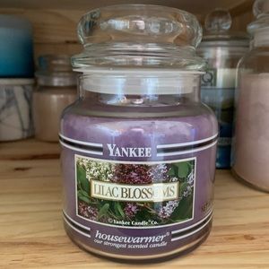 Yankee Candle Lilac Blossoms- 14.5oz